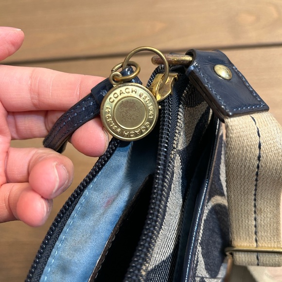 Coach Navy and Beige Signature Crossbody Bag Coach Vintage Denim Crossbody Bag - Picture 4 of 6